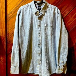 GAP Men's Casual Light Blue Button Down Shirt
